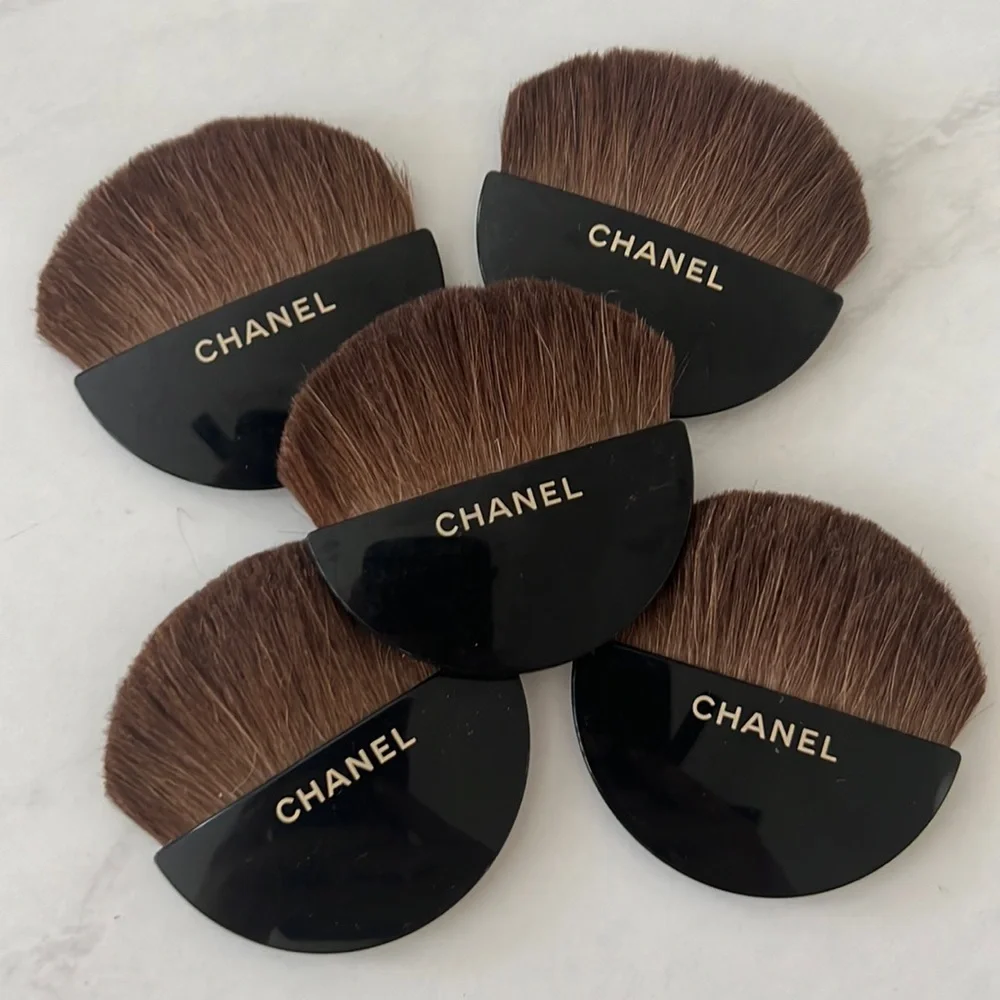 Chanel makeup brushes - Picture 1 of 1